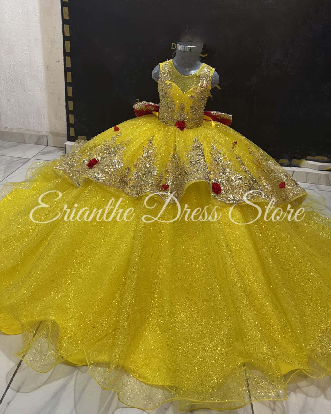 Желтое платье с цветочным узор – обзор и цена Embroidery Yellow Flower